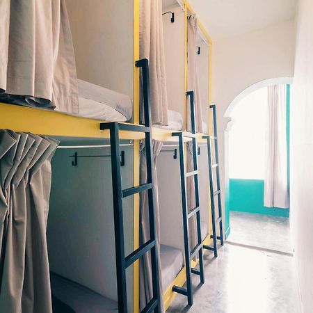 Wonderloft Hostel Kota Tua Джакарта Екстер'єр фото