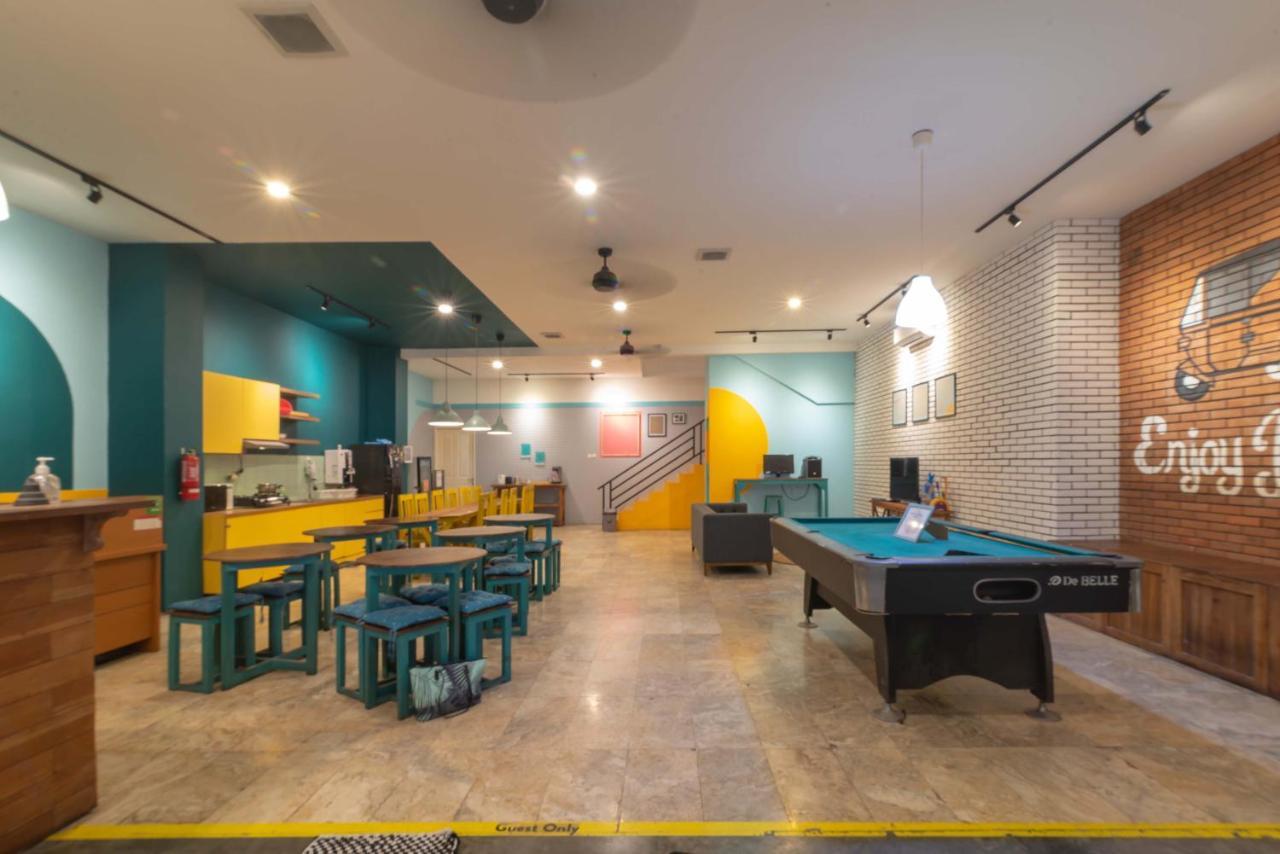 Wonderloft Hostel Kota Tua Джакарта Екстер'єр фото