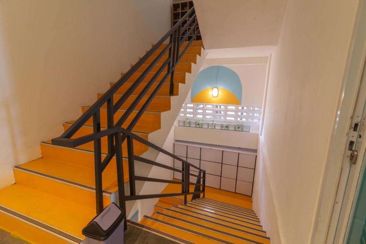 Wonderloft Hostel Kota Tua Джакарта Екстер'єр фото