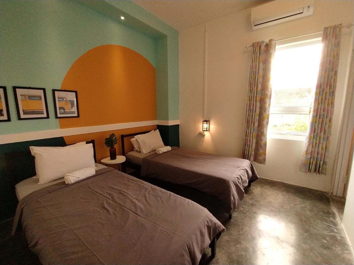 Wonderloft Hostel Kota Tua Джакарта Екстер'єр фото