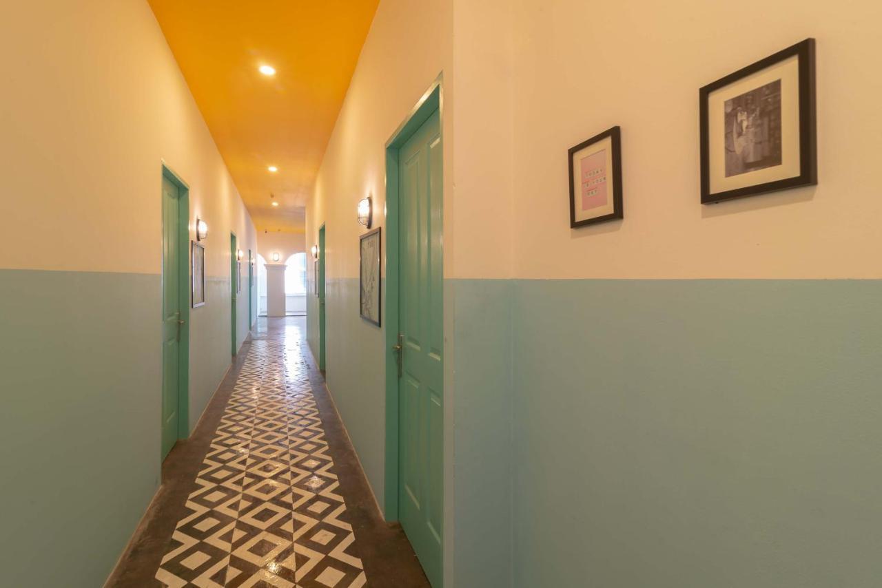 Wonderloft Hostel Kota Tua Джакарта Екстер'єр фото