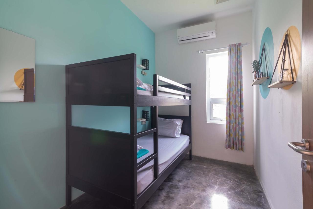 Wonderloft Hostel Kota Tua Джакарта Екстер'єр фото