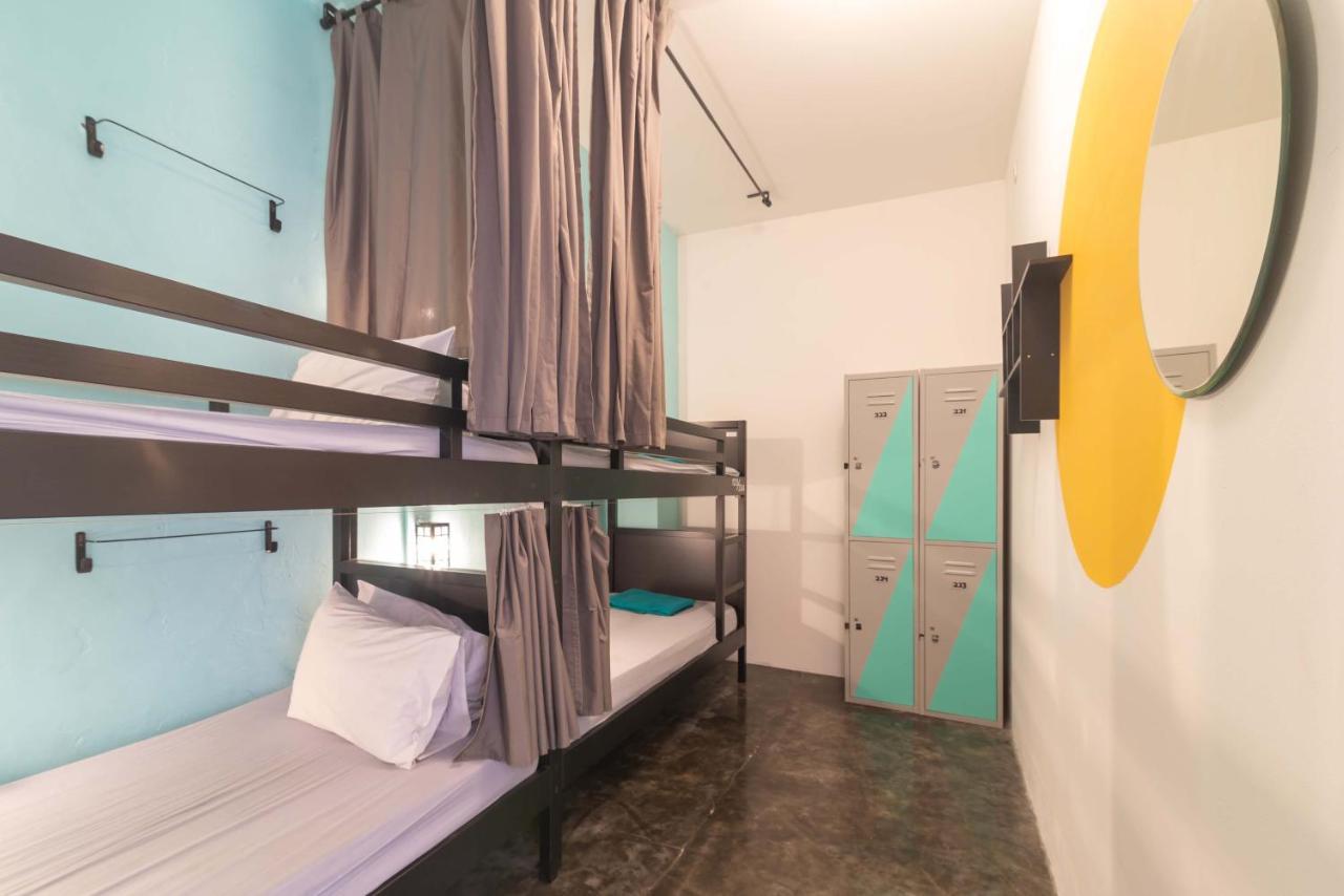Wonderloft Hostel Kota Tua Джакарта Екстер'єр фото