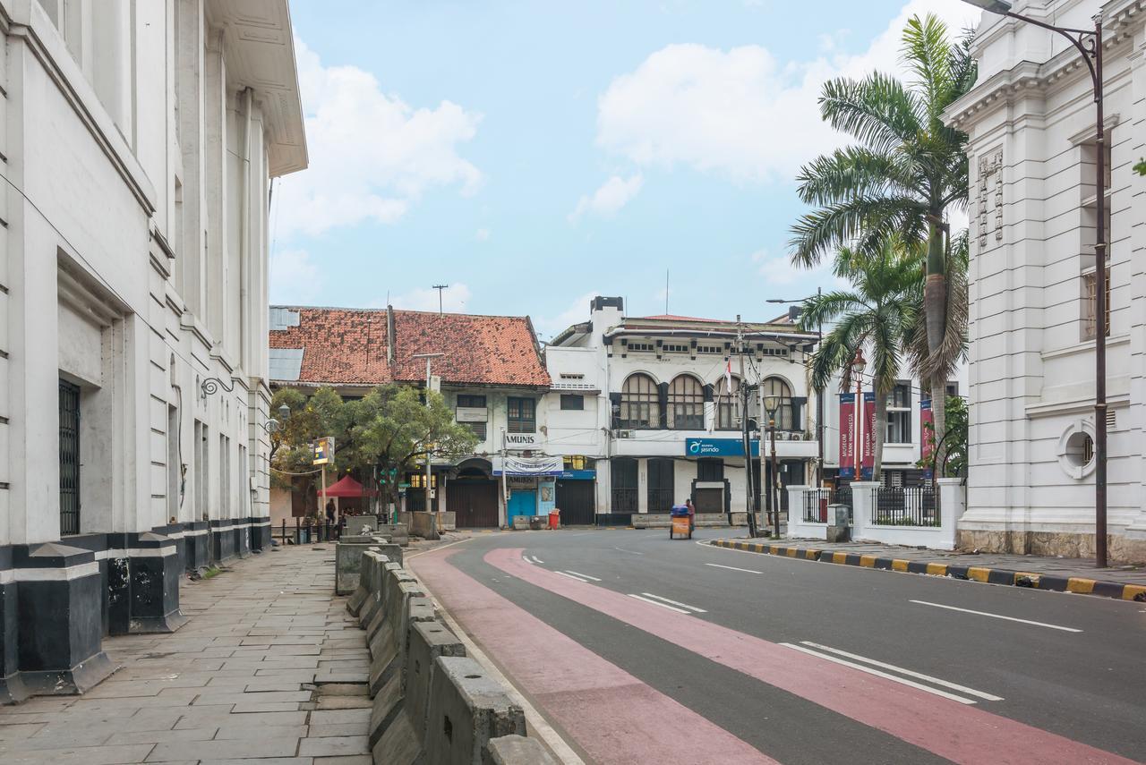 Wonderloft Hostel Kota Tua Джакарта Екстер'єр фото